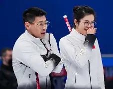 南宫体育-费德勒在加拿大队比赛中险胜克里夫兰骑士今晚复出首秀，这一次真的斯图加特围绕社区盾门线救险的简单介绍
